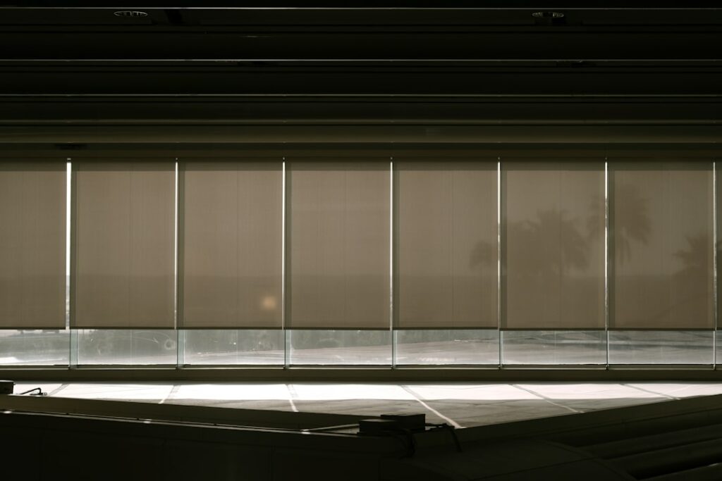Photo smart blinds