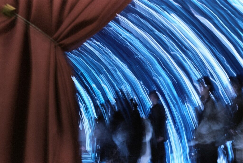 Photo curtain installation